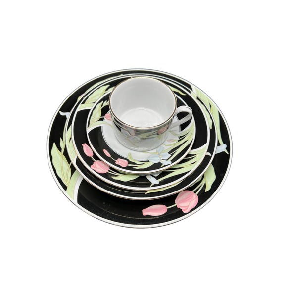 Fairfield Fine China Vanessa Pattern 5 Piece Place Setting Tulip & Iris - Picture 1 of 7